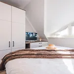 Haus Pinguin בית נופש *